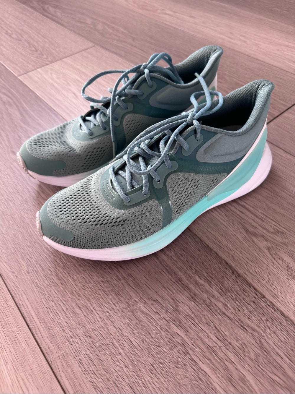 lululemon Blissfeel Women’s Running Shoes – Size 8.5 – Like New